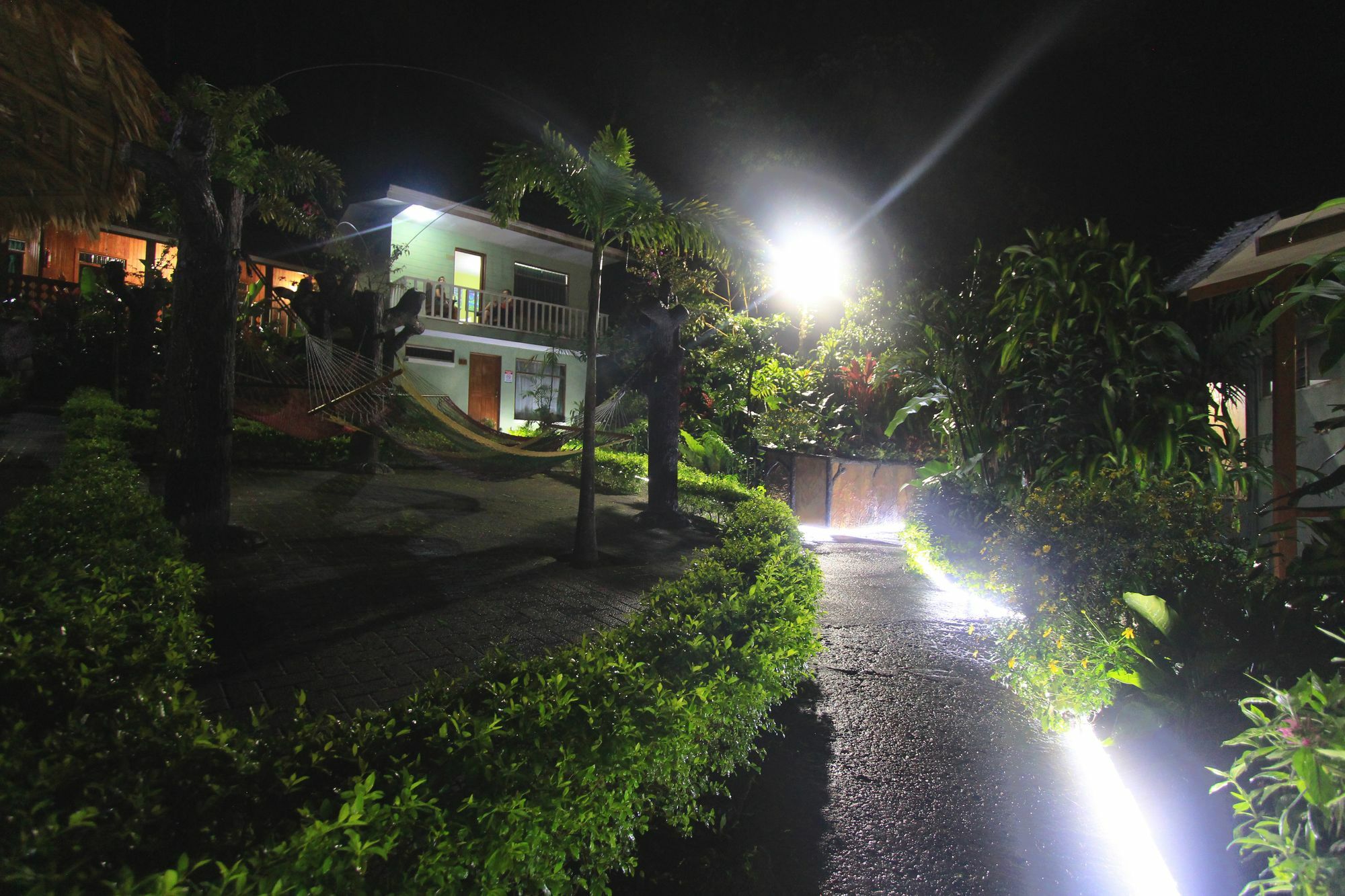 Santa Elena Hostel Resort Monteverde Extérieur photo
